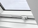 Výklopně-kyvné střešní okno proti hluku se spodním ovládáním VELUX GPU 0062